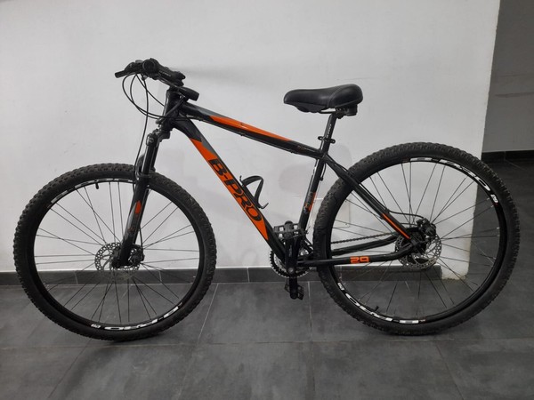 VENDO 2 bicicletas de montaña MB-PRO 930 Y REGALO UNA TERCERA,