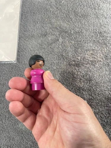 Vintage Fisher Price Little People Susan Sesame Street Woman Purple Dress 938