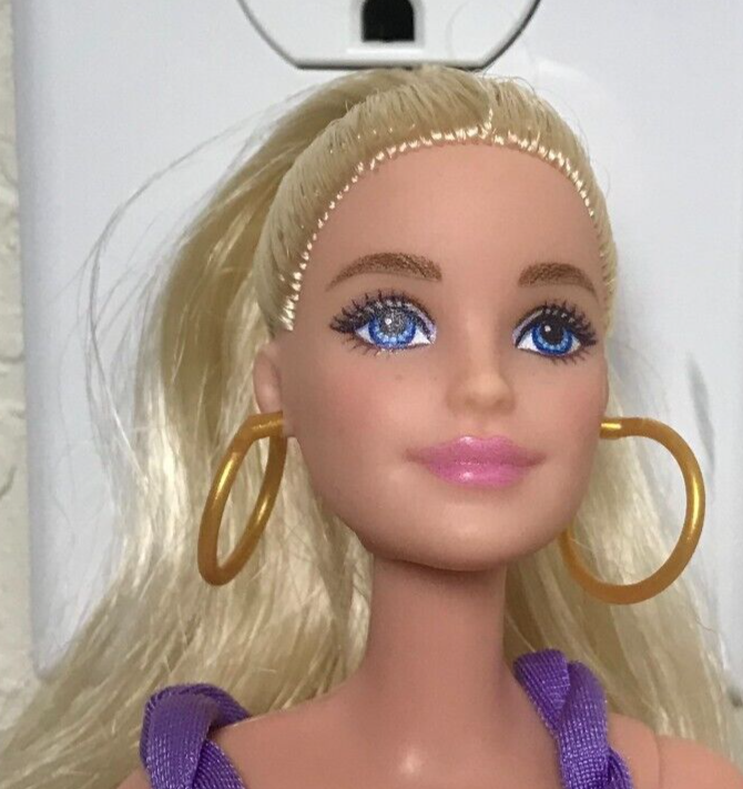 Mattel 2021 Barbie Fashionistas 205 Blond Hair Blue Eyes Rigid Body