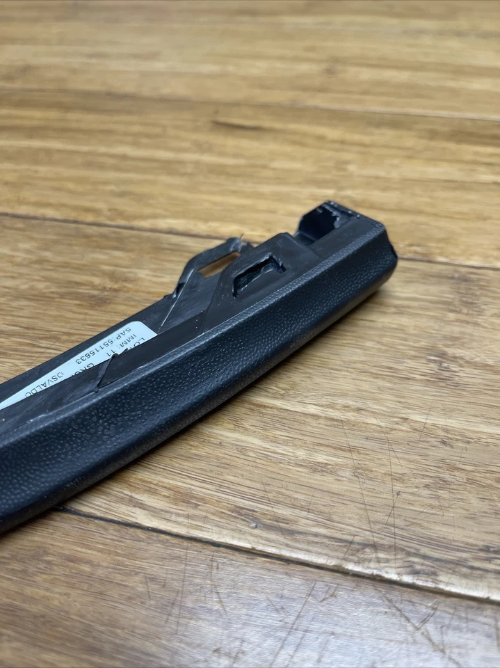 Protector de cenefa labio alerón delantero Volkswagen GTI 2015-2017 5GM805903 OEM original Foto 2 de 4