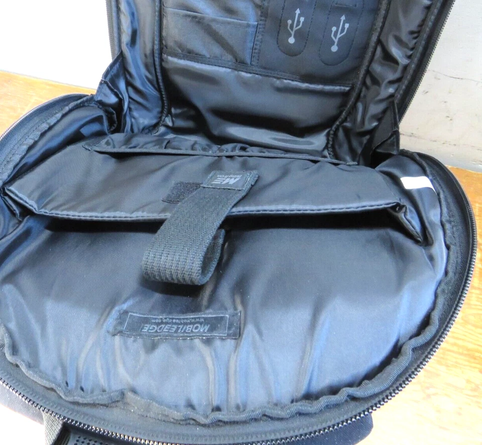 Mochila para portátil Mobile Edge 17,3" de lona ecológica negra Foto 4 de 4