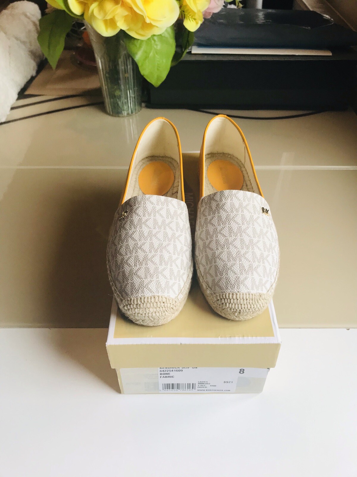 MICHAEL KORS KENDRICK WOMENS SLIP ON BONE FABRIC SLIM FEET SIZE 6 / 39 RRP £129