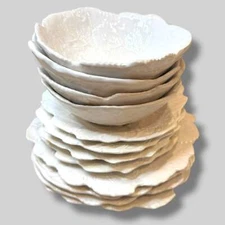 Italian Pottery | Embossed Leaf 12-Piece Dinnerware Set | Excellent Used