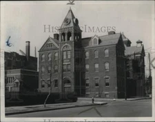 1934 Press Photo PS 20 Building on Heberton Avenue in Port Richmond - sia27619