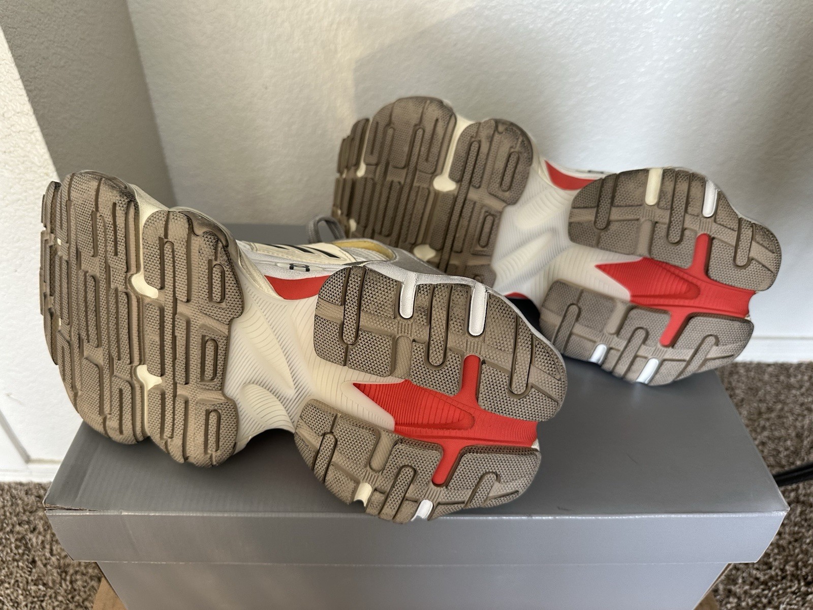 Balenciaga Cargo Sneakers Worn Out Beige Red Men's Size 40  US 7 thumbnail 9