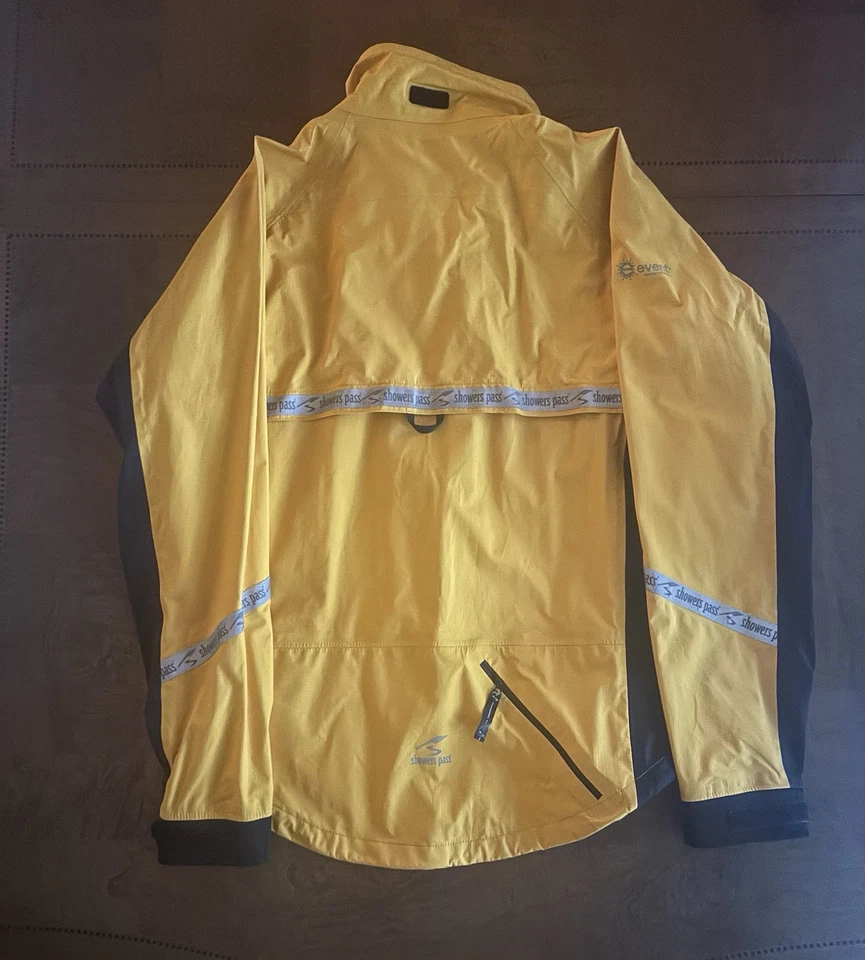 Chaqueta de ciclismo de nailon impermeable Showers Pass para hombre talla M (nunca usada) Foto 2 de 4