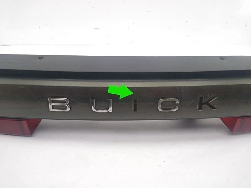 BUICK REATTA COUPE Complete Rear Tail Light Lamp Fits 1988 1989 1990 1991 - Image 4 of 4