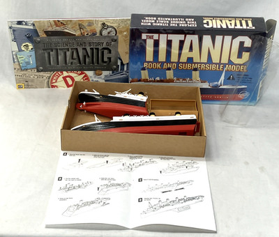 RARE 1999 Titanic Book & Submersible Model Complete Susan Hughes Steve Santini