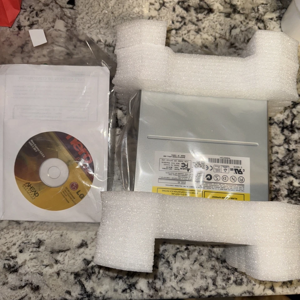 Vintage LG CD Rewriter 52X CD-R, 32x CD-RW, 52x CD GCE-8526B PC NEW - Image 4 of 4