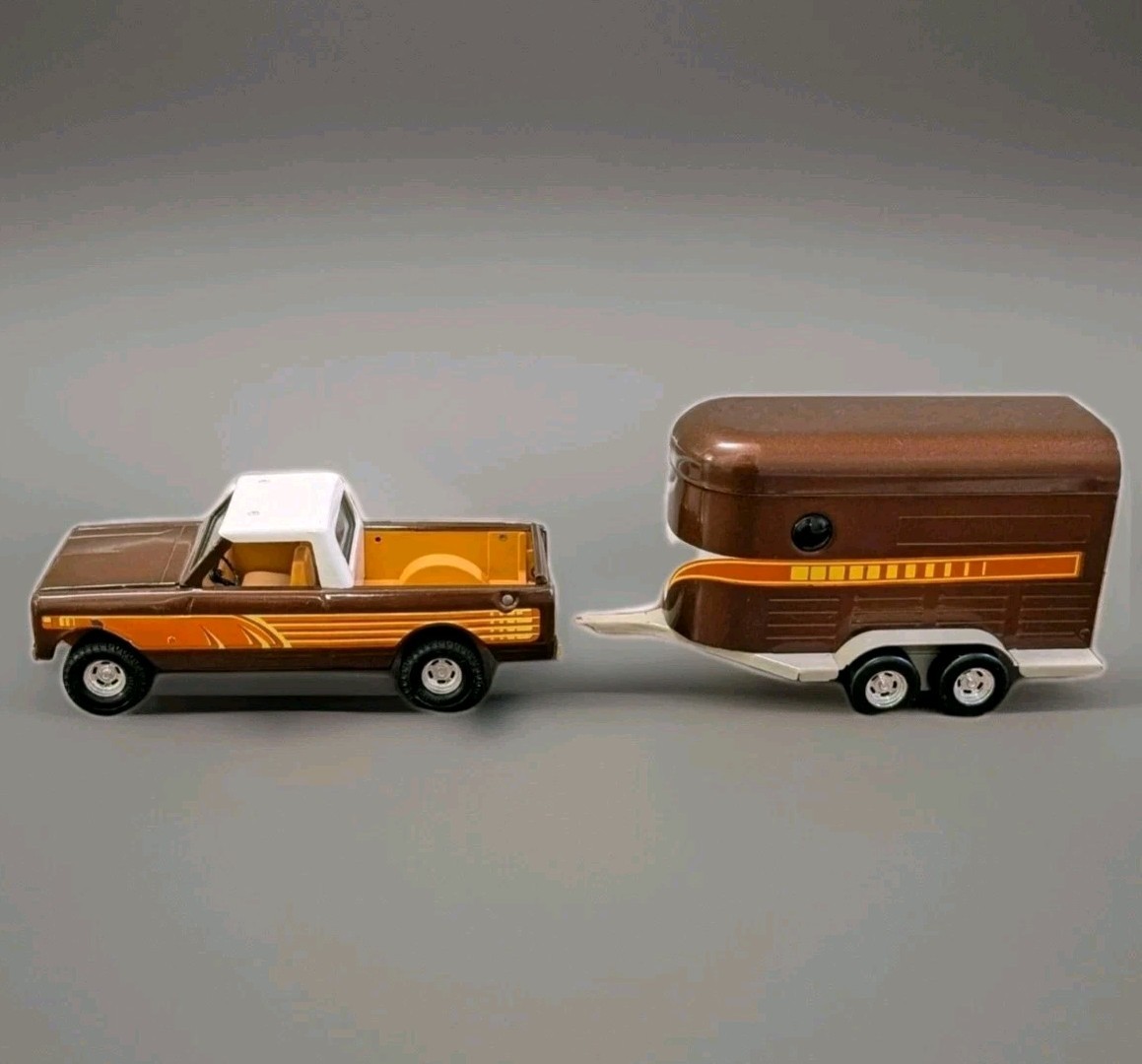 Vintage ERTL International Harvester IH Terra Scout Pickup Truck w
