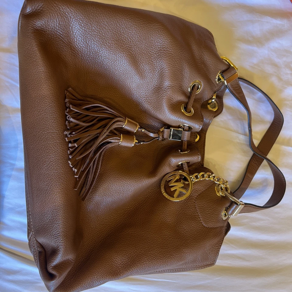 Сумка наплечная Michael Kors Camden большая кожаная коричневая золотистая фурнитура - Изображение 3 из 4