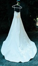 Wedding dress by David's Bridal size 6 cream WG9984 STUNNING!!