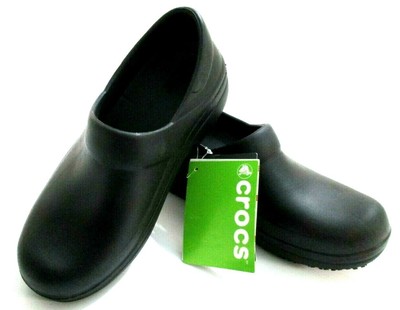 crocs slip resistant shoes