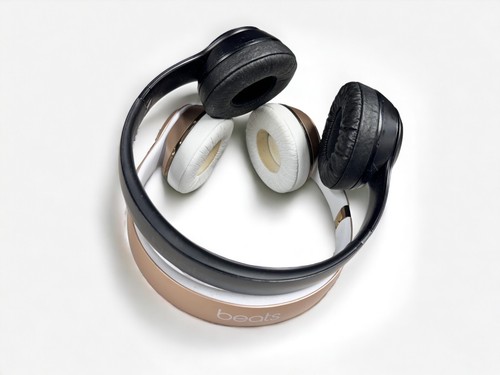 2 x Beats by Dr. Dre Solo 3 Wireless Headphones (Faulty) - Picture 5 of 9