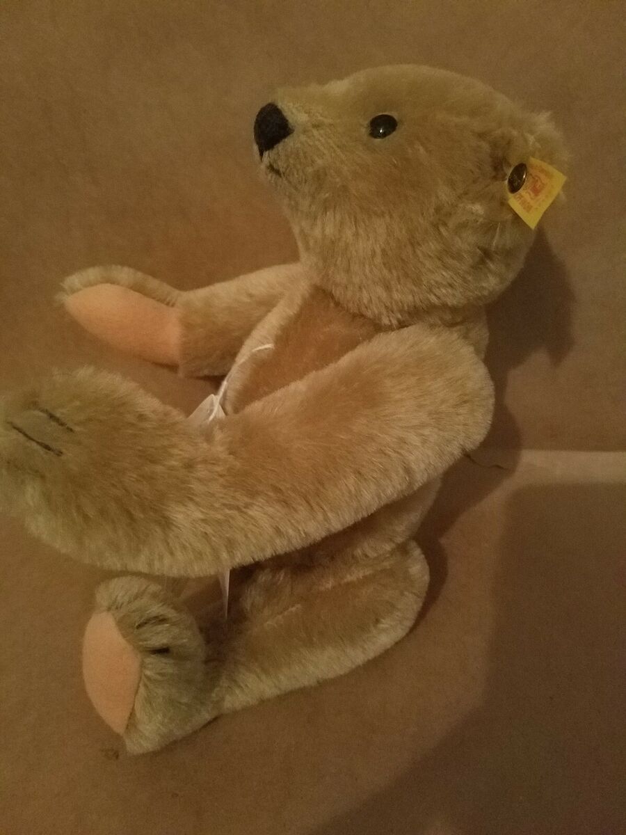Steiff Margaret Strong Bear - Woodbury Strong Museum Steiff Margaret Strong Bear - Woodbury Strong Museum