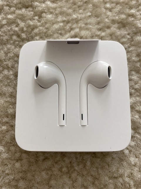 Apple EarPods with Lightning Connector In Ear Canal Headset - White for sale online | eBay