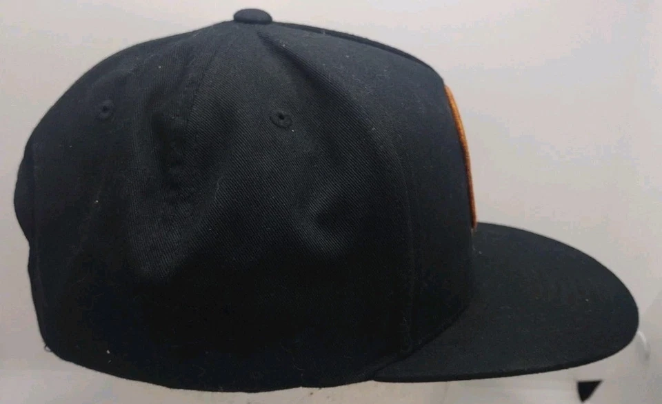 Chapéu Sullen Art Collective Defender Snapback tatuagem estilo de vida (preto) - Imagem 2 de 4