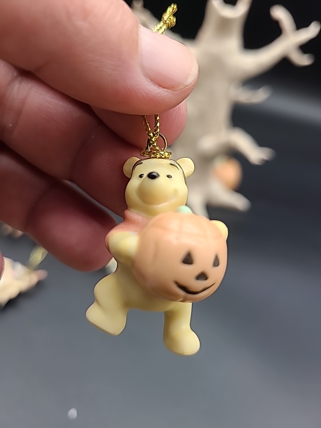 Lenox Disney Winnie "The Pooh Trick Or Treat Tree" w/10 Ornaments Set 