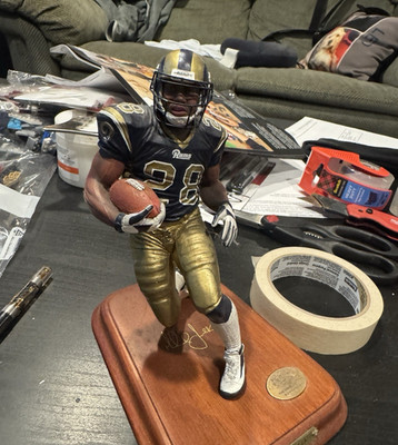 Marshall Faulk St. Louis Rams #28 Signed Hand Painted Resin Figurine Wood Base