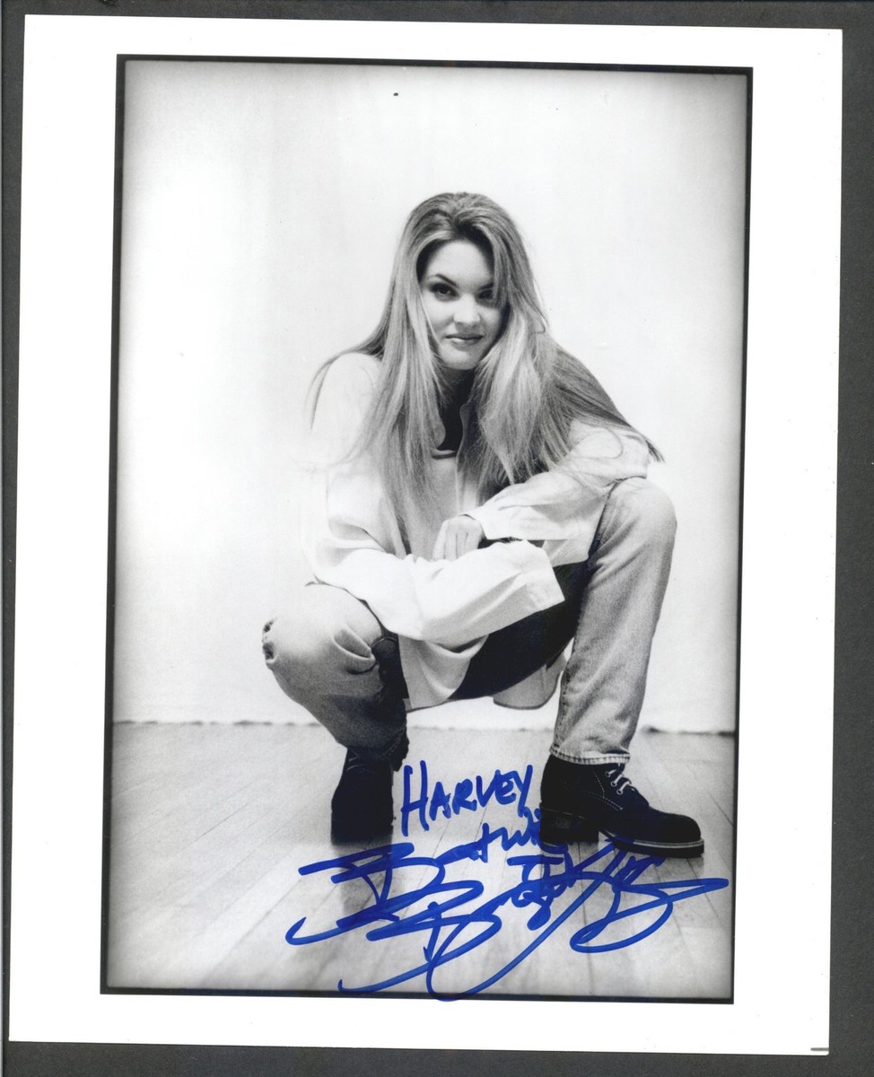 Bridgette Wilson - Signed Autograph Headshot Photo - Mortal Kombat