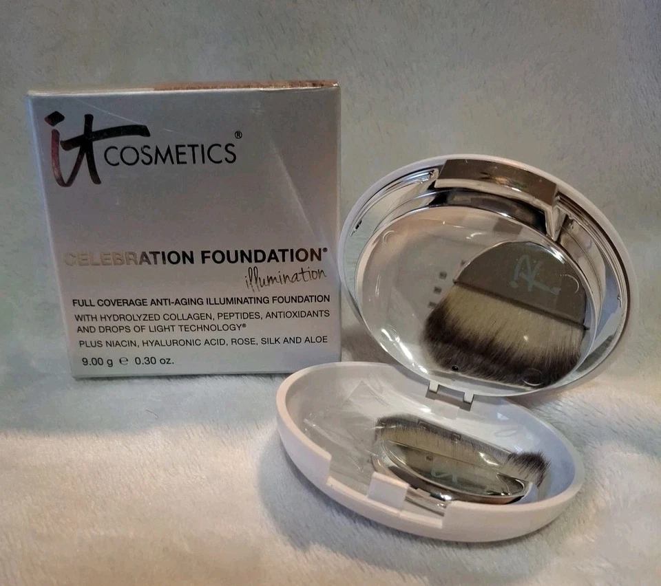 It Cosmetics▪︎ Celebration Foundation Illumination Full Coverage (TAN) .30oz - Image 2 of 4