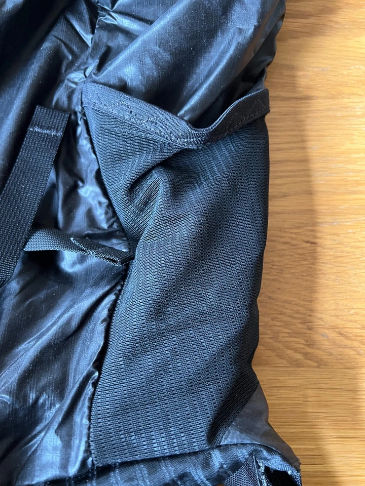 Rare Patagonia Ultralight Travel Backpack, Black, 48815F7 - Image 2 of 4