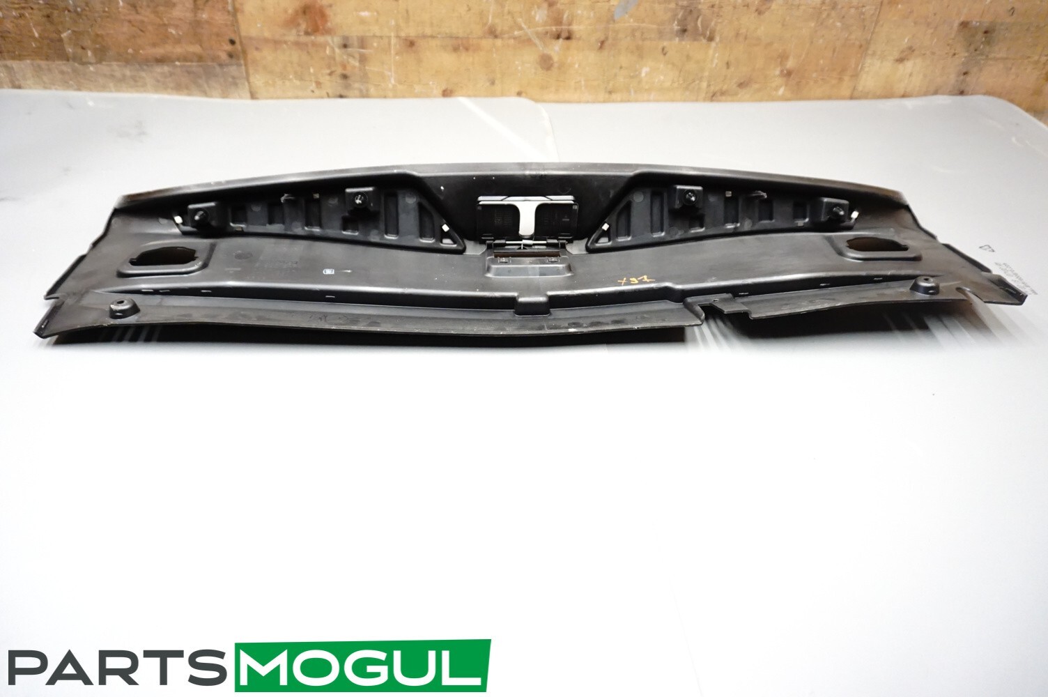 14-17 Maserati Quattroporte Rear Trunk Lock Latch Trim Cover Panel Assembly OEM