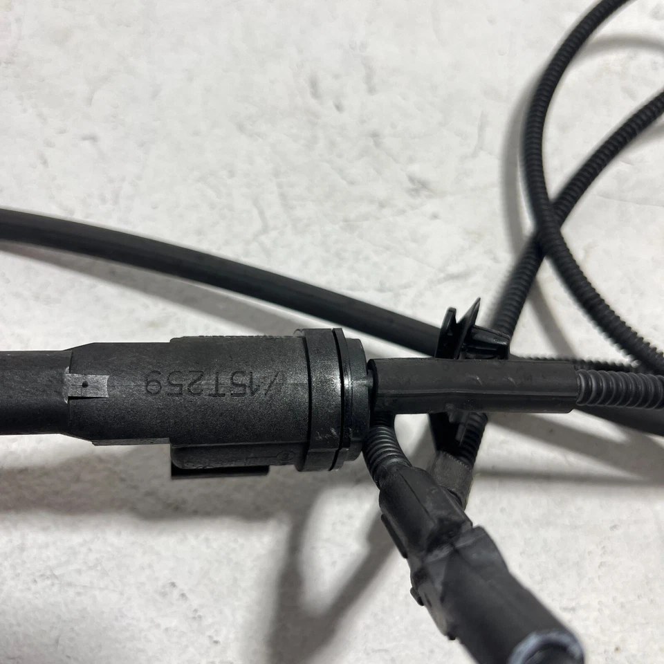 Válvula de retención EGR de inyección de aire secundaria con manguera Mercedes-Benz S550 2015-2017 OEM Foto 4 de 4