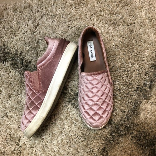 Steve Madden Elorra Pink Quilted Velvet 