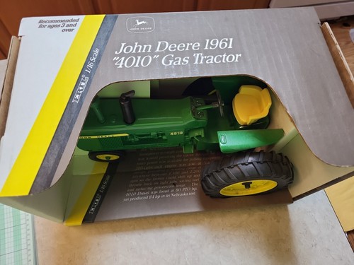 Ertl John Deere Collector's Edition 1961 "4010" gas tractor 1/16 Scale U.S.A. - Picture 4 of 7