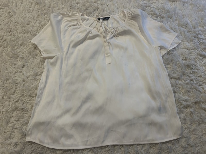 Large Simply Vera Lightweight 100% Polyester Cream Blouse