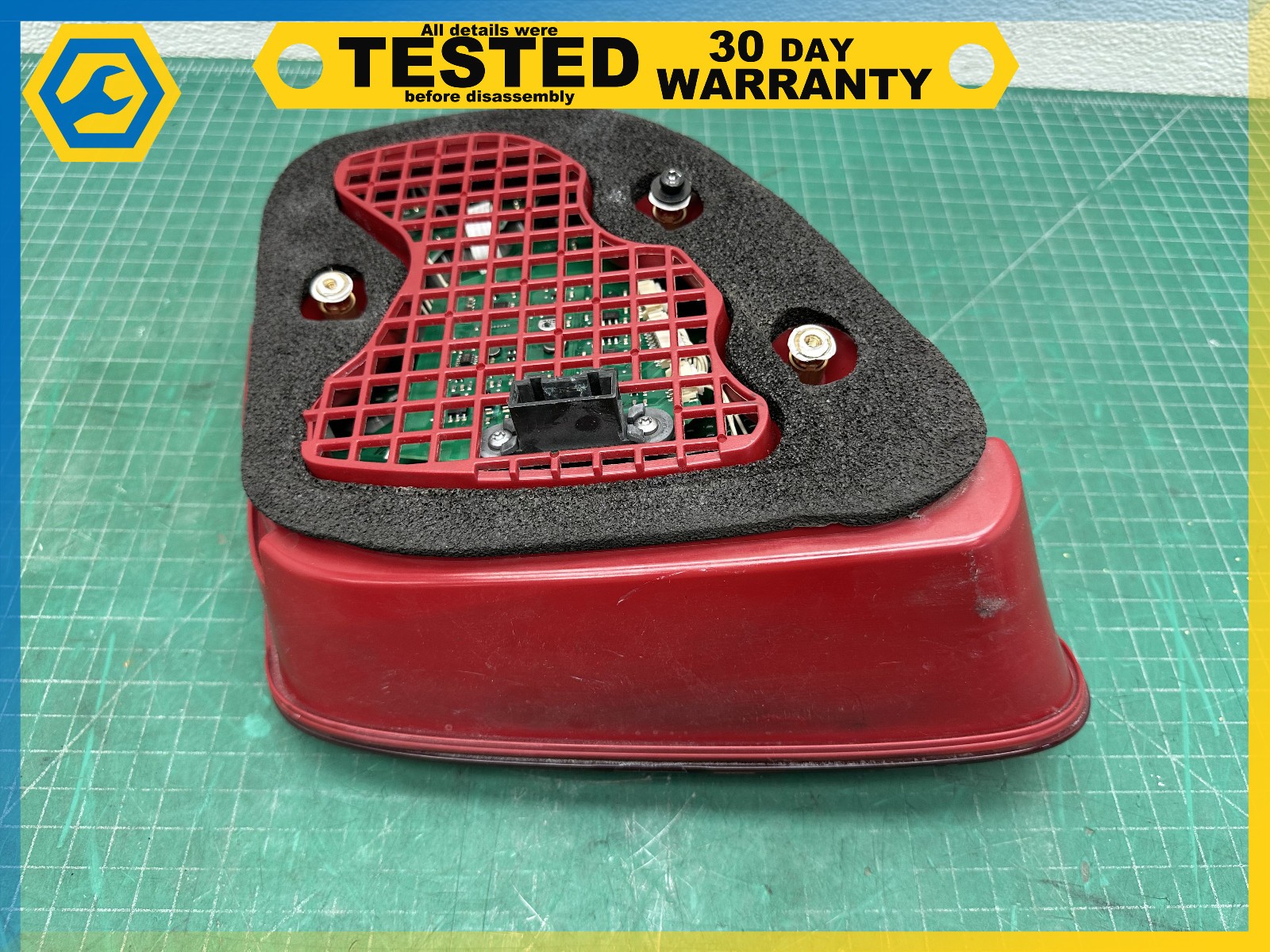 06-12 BENTLEY Flying Spur REAR RIGHT PASSENGER SIDE TAIL LIGHT LAMP LIKE NEW OEM