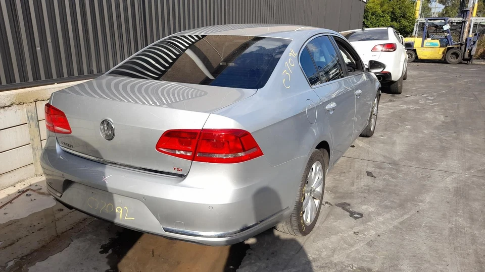 VOLKSWAGEN PASSAT BOOTLID, 3C/MK6 B7, SEDAN, 09/10-05/15 - image 3 of 4