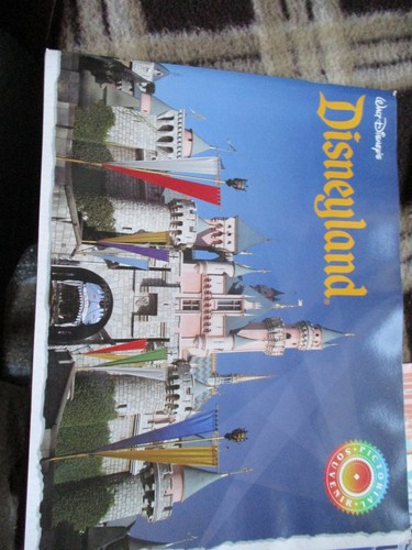 Lot Walt Disney's Disneyland California Pictorial Souvenir & Travel Brochures - Picture 2 of 10