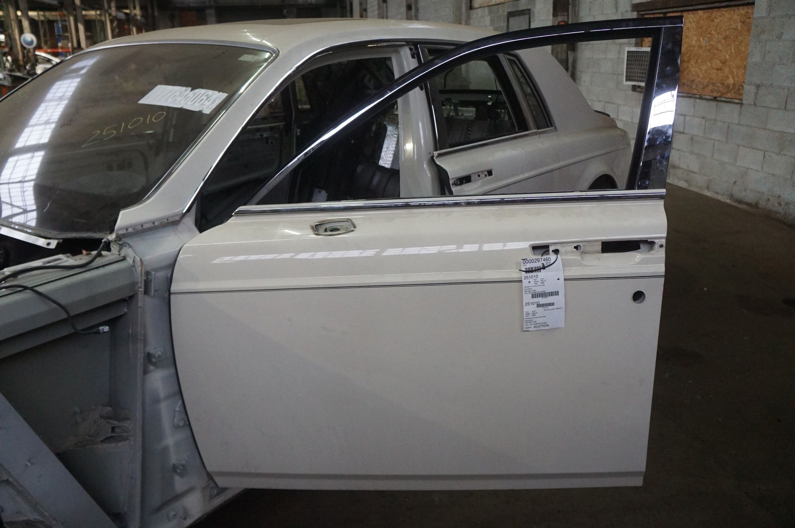 Front Left Door Shell White (r29) OEM 41517196671 Rolls Royce Phantom Vii 2006