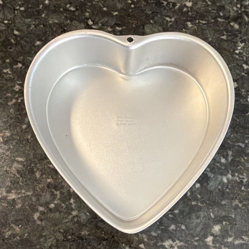 Wilton Heart Shaped Cake Pan Aluminum Silver Non-Stick 450°F 502-1204