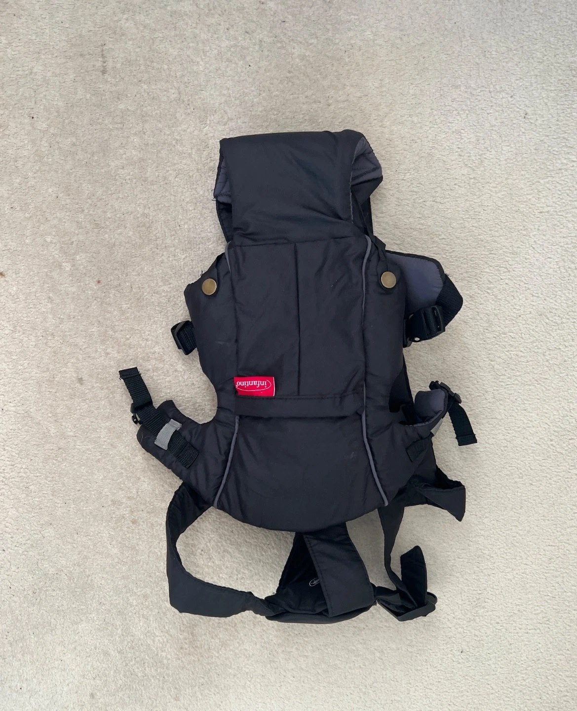 Infantino Swift Classic Baby Carrier with Bib Black 0+months