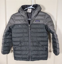 Patagonia Kids Size: S Down Fill Hooded Puffer Reversible Jacket Gray Black