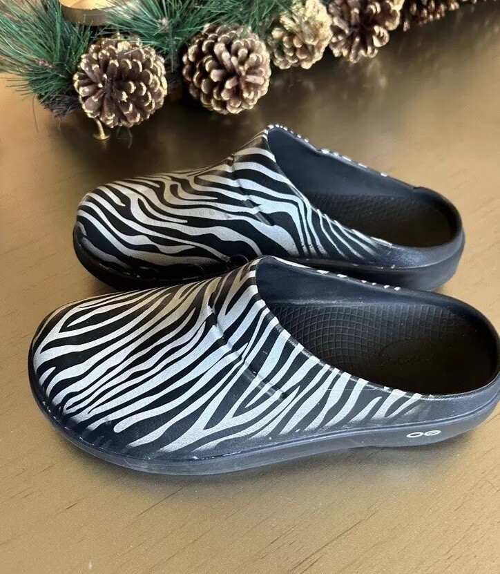 Oofos Oocloog Zebra Print Orthopedic Clog Women’s… - image 1