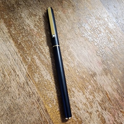 Montblanc Rubber w/ Gold Nib... Excellent +...