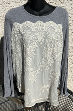 Womens T Shirt Top Long Sleeve Lace Front Long Sleeve Gray and Cream Size M