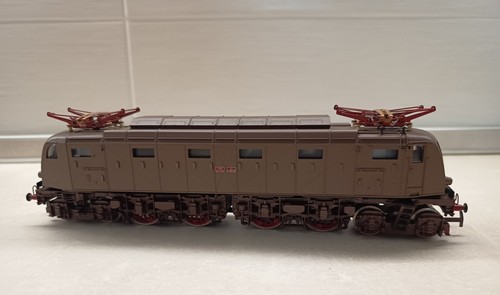 Rivarossi 1462 Locomotiva elettrica FS E.428 226 H0 analogica DC luci Epoca III | Condition: Usato