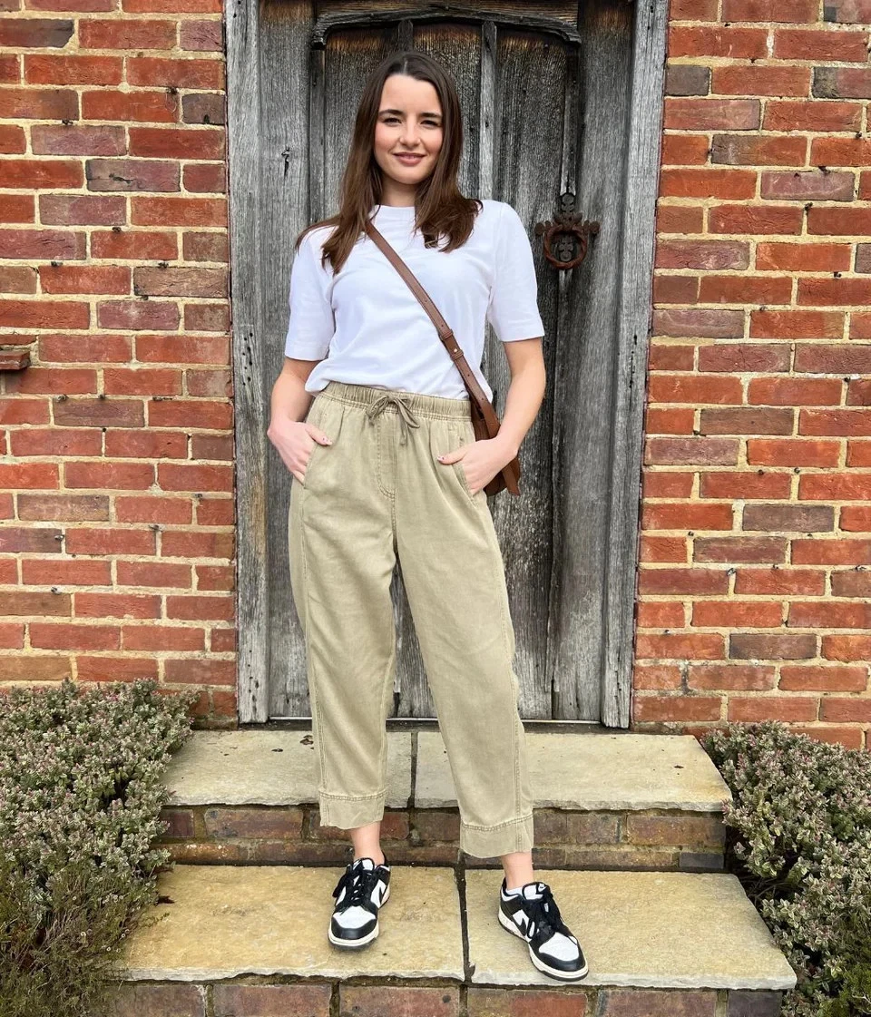 Ex M&S Trousers Women's Tencel Drawstring Waist Relaxed Barrel Leg Cropped
Opens in a new window or