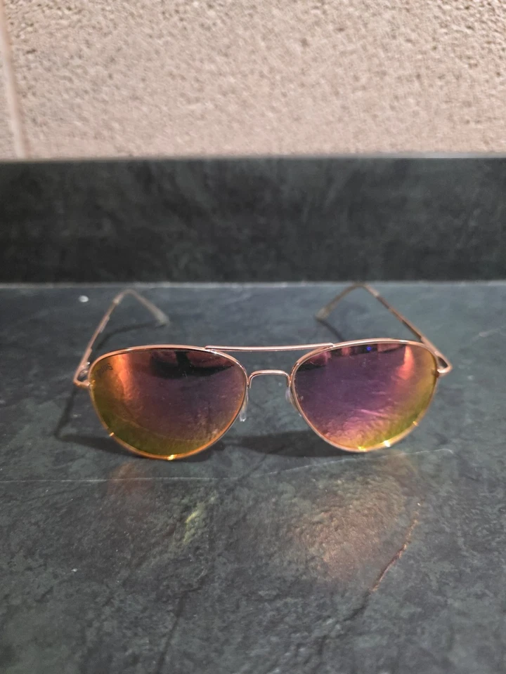 Pugs #M10 Designer Aviator Sunglasses Gold Metal Frame Red Mirrored Lenses - Image 3 of 4