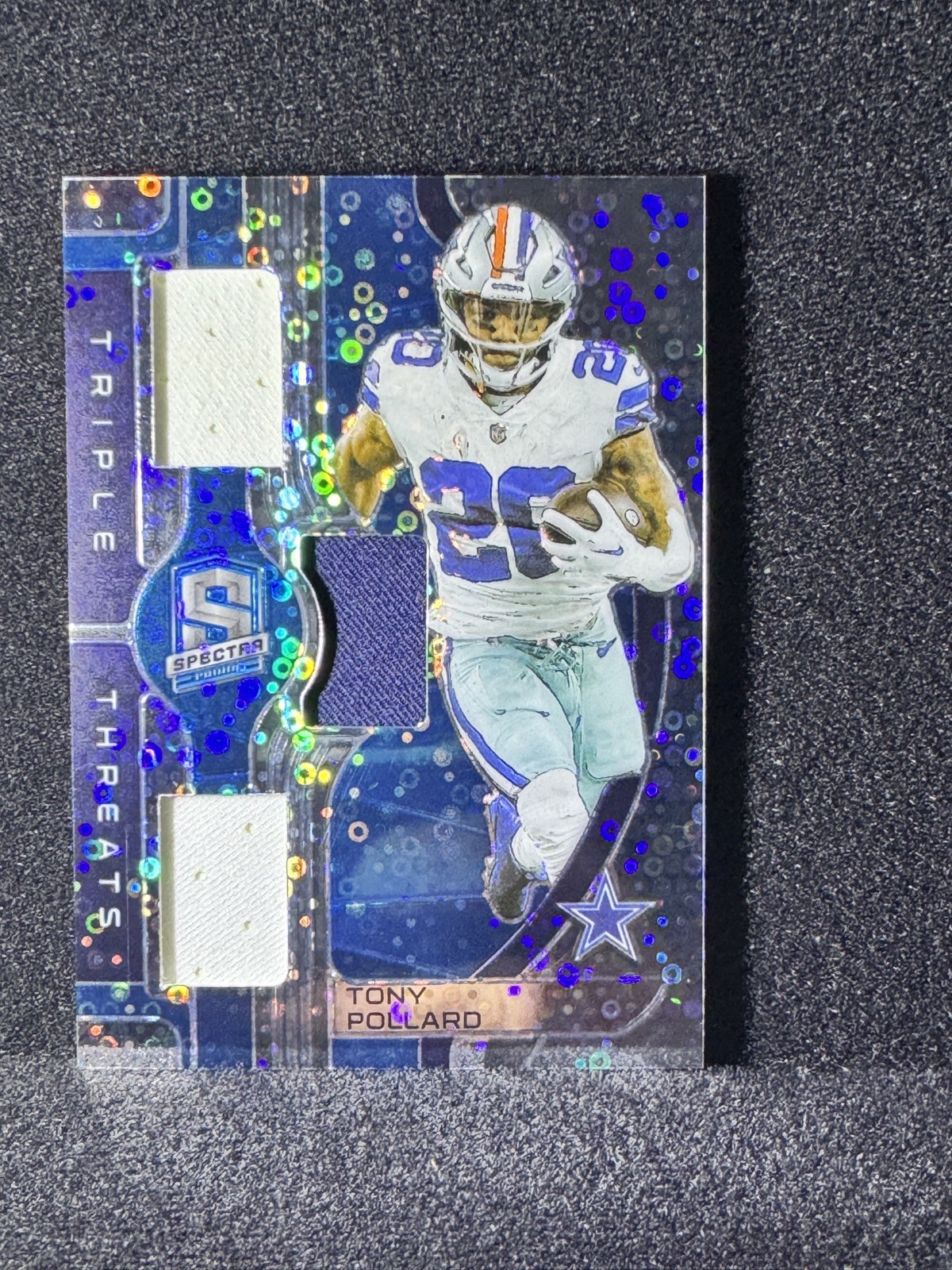 2023 Spectra - Triple Threats patch Mem Tony Pollard #TT-TPO Blue Prizm /60