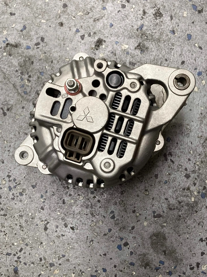 Alternador reconstruido OEM Mitsubishi Plymouth Colt 2,0 L 90-91 A002T49972 MD106713 Foto 4 de 4