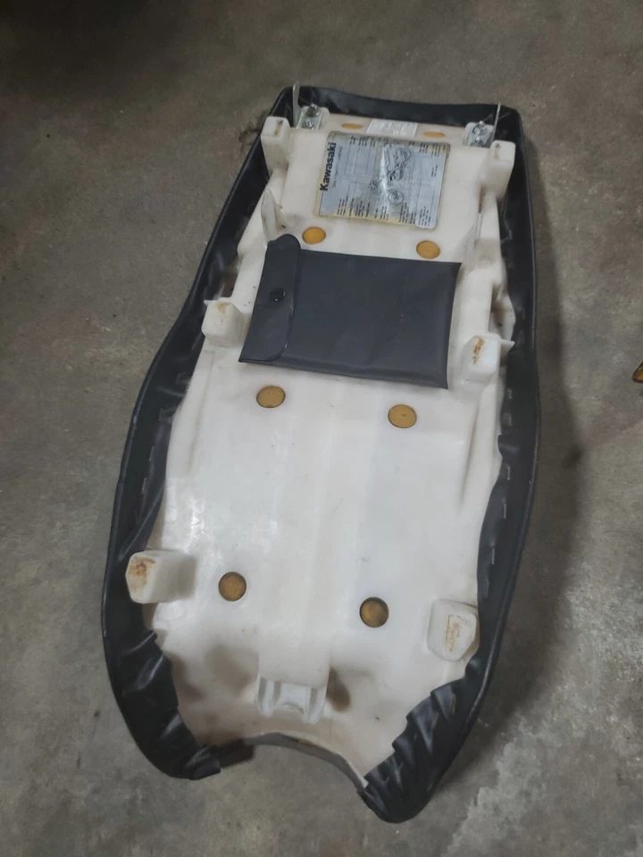 2009 KAWASAKI NINJA 500R Seat Saddle - Image 4 of 4