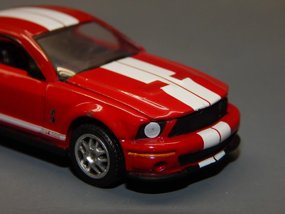 GL 2006 Ford Mustang Shelby GT500 Red w/ White Stripes 1/64 Ltd Ed Diorama Mint - Image 3 of 4