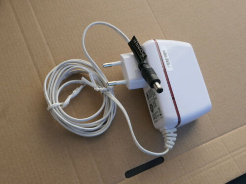 Netzteil Adapter - UT0251B-15PE - output 15V - 1,66A  - 25W max - Bild 1 von 2