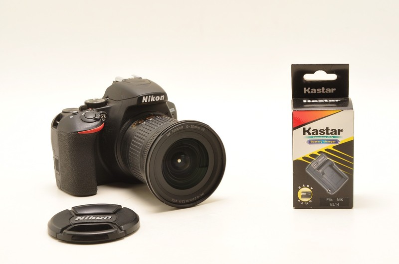 NIKON D3500 WITH 2,100 FIRINGS WITH 10-20MM DX VR NIKON SUPERWIDE ZOOM